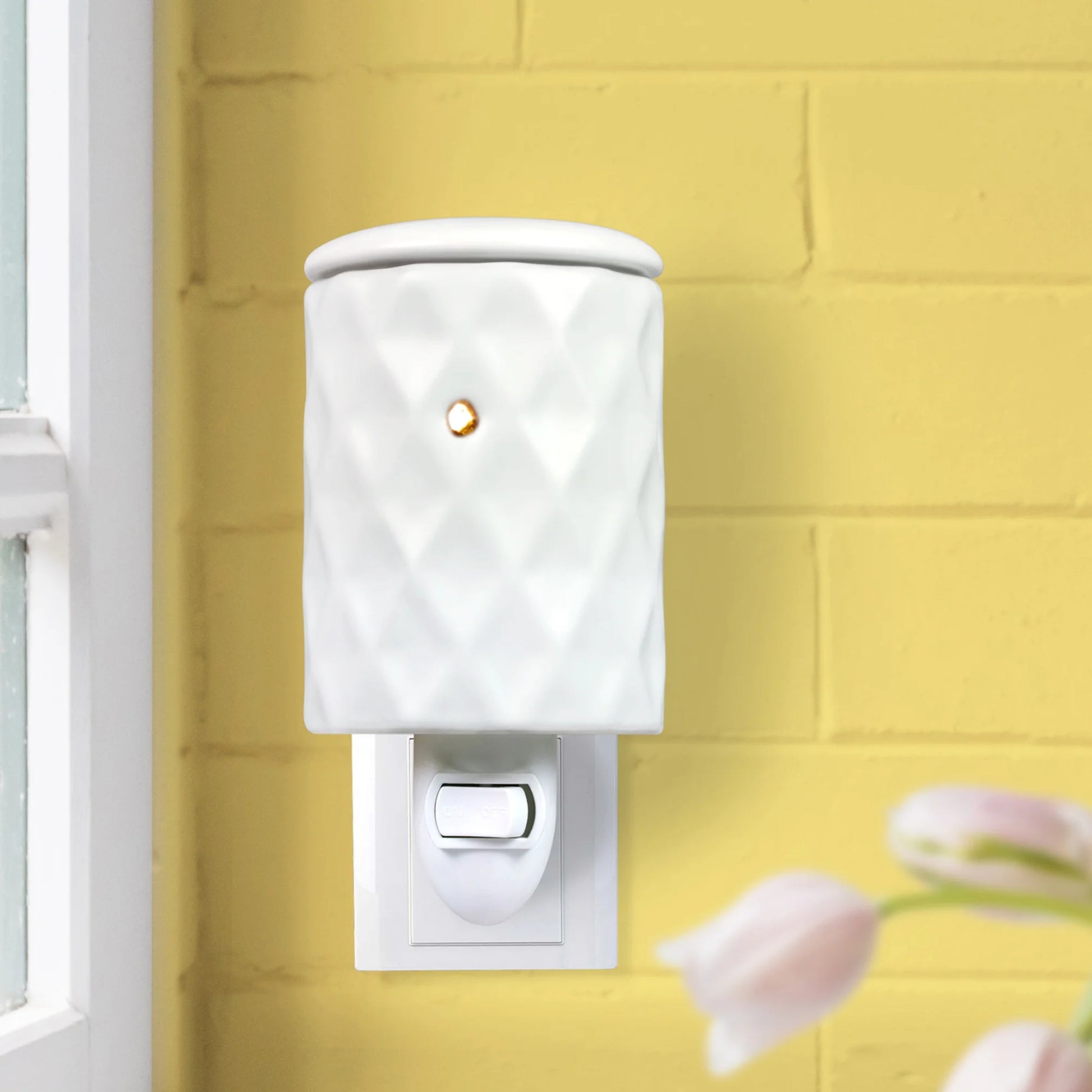 White Ceramic Pluggable Wall Wax Warmer, Single Pack